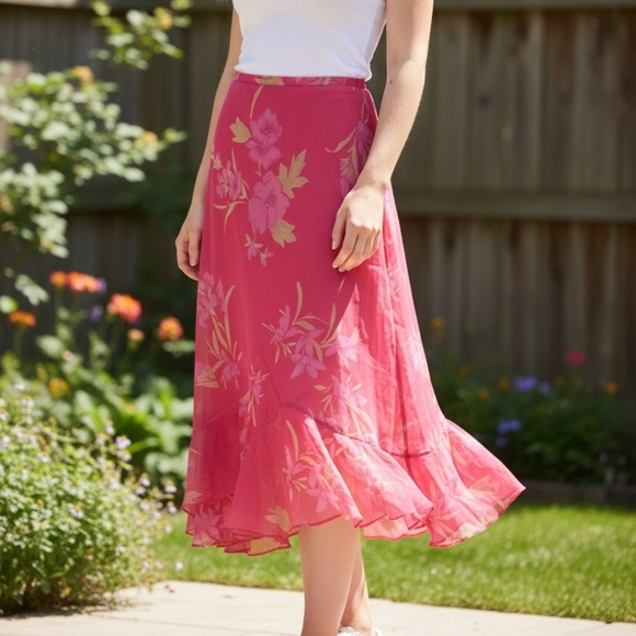 Dresses & Skirts - 💥Asymmetrical Floral Chiffon Maxi Skirt